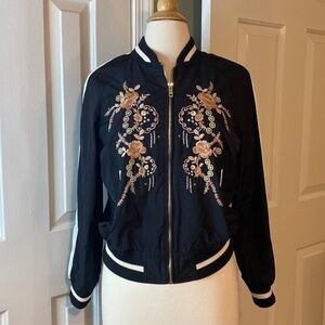 NWOT Forever 21 Black, White & Floral Zip Up Jacket Size Small